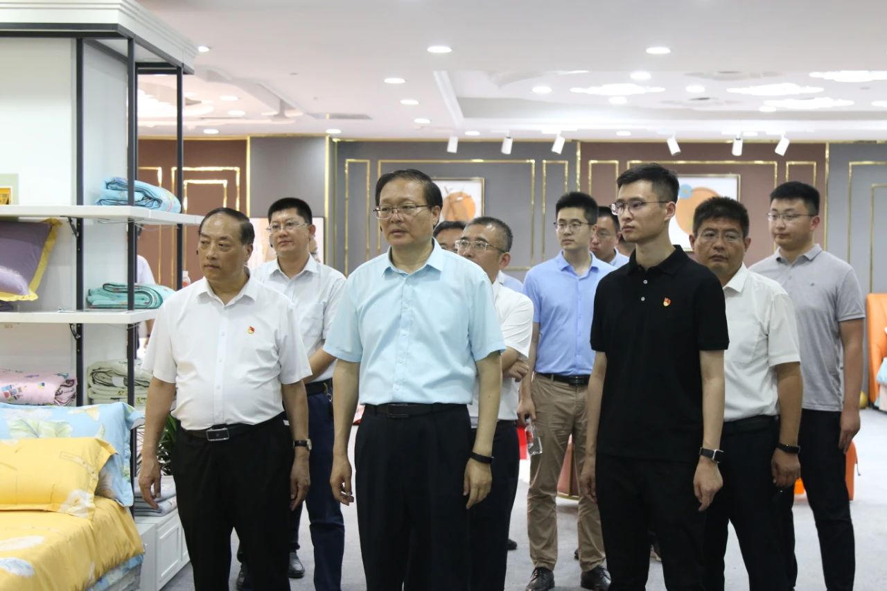蘭山區委書(shū)記孫德士蒞臨順和直播參觀(guān)調研