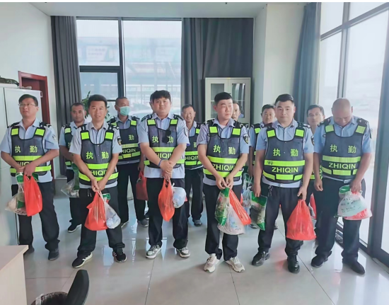 致敬高溫下的堅(jiān)守，送上最暖心的“清涼”