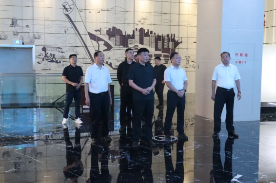 工牛電纜集團考察團蒞臨順和國際智慧物流園