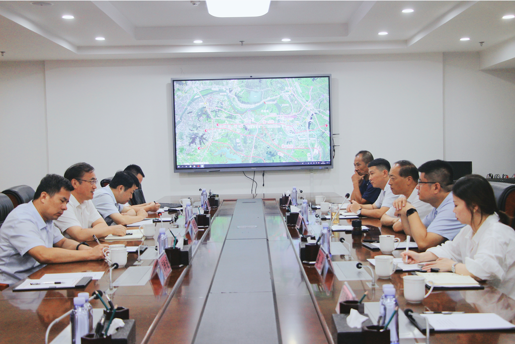 黃岡市委常委、市委秘書長余友斌一行蒞臨順和集團參觀考察